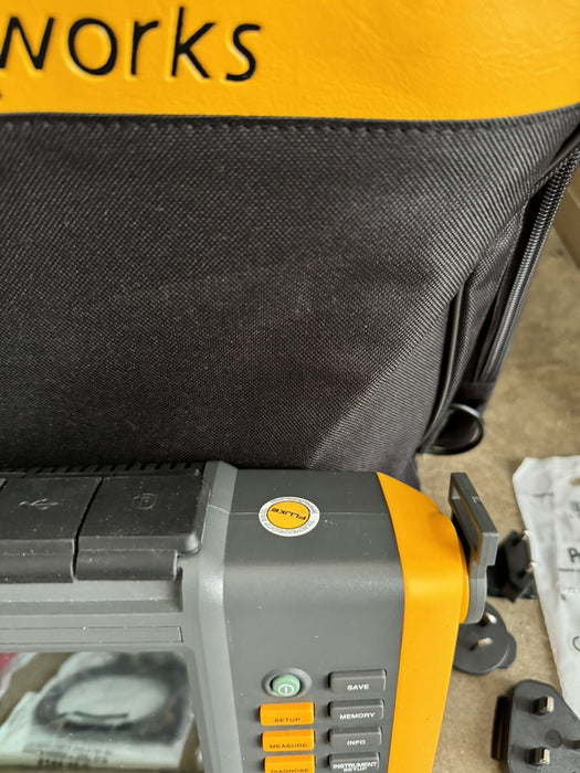 FLUKE 810 VIBRATION TESTER & TACHOMETER/FREE SHIPPING / SHIPS FAST