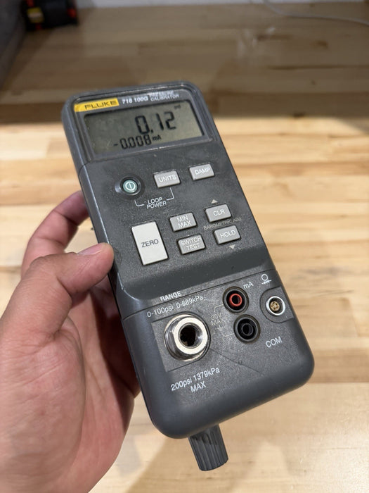 FLUKE 718 100G PRESSURE CALIBRATOR (FREE SHIPPING) TESTED