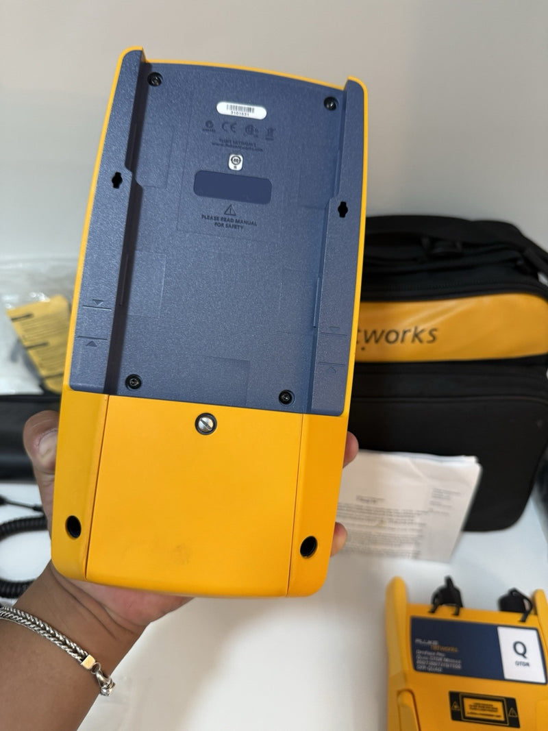 FLUKE NETWORKS VERSIV OPTIFIBER PRO OTDR KIT WITH QUAD OTDR MODULE & ACCESSORIES