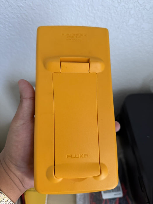 FLUKE 1621 EARTH GROUND TESTER WITH LEADS & ACCESSORIES TESTED