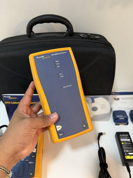 FLUKE NETWORKS DTX-1800 DTX CABLE ANALYZER KIT & PLA002 TESTED