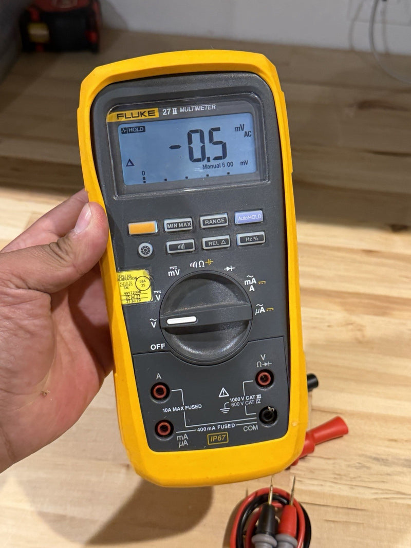 FLUKE 27 II INDUSTRIAL DIGITAL MULTIMETER WITH LEADS & CLIPS CALIBRATED 2025