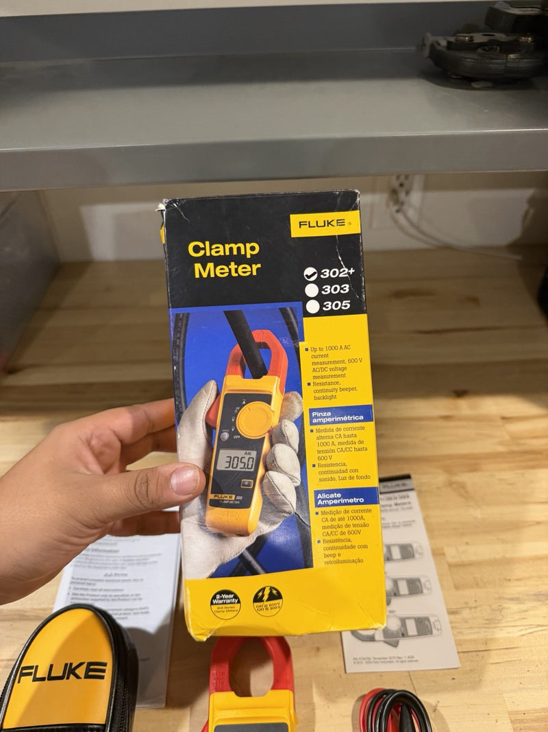 FLUKE 302+ CLAMP METER (NEW SEALED) SHIPS FAST
