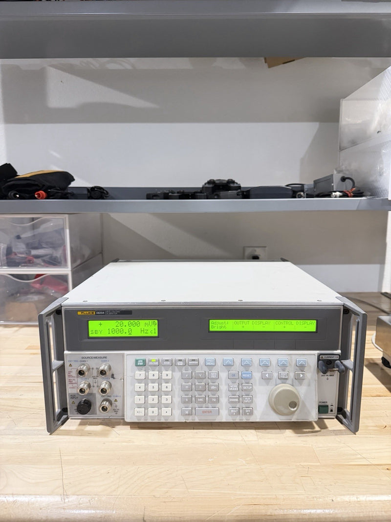 FLUKE 5820A OSCILLOSCOPE CALIBRATOR W/ 5 CHANNEL OPTION (FREE SHIPPING)
