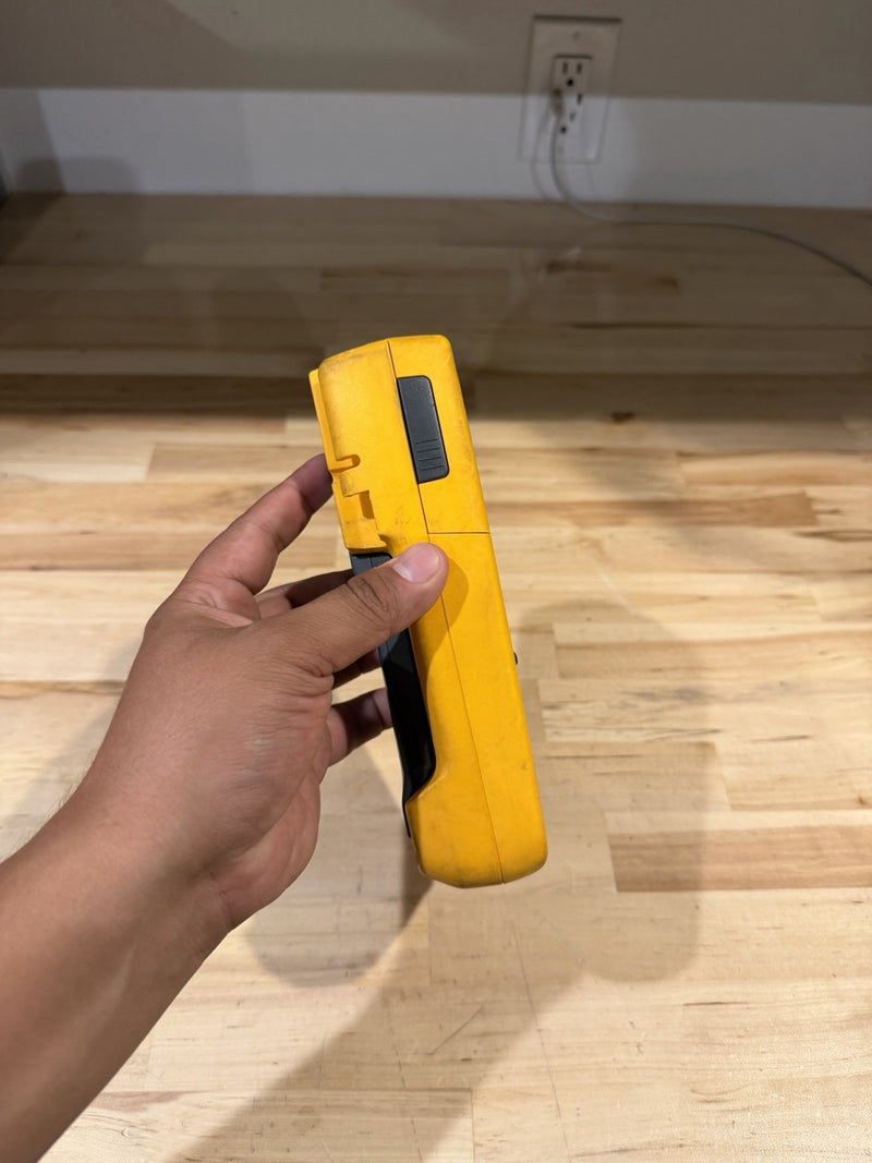 FLUKE 233 REMOTE DISPLAY MULTIMETER FOR PARTS