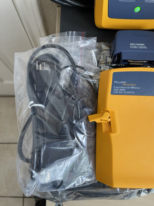 FLUKE NETWORKS DSX-5000 VERSIV CAT6A CABLE CERTIFIER TESTER KIT