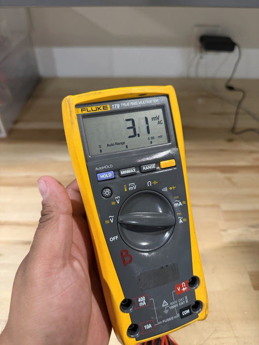 FLUKE 179 MULTIMETER WITH LEADS & CLIPS
