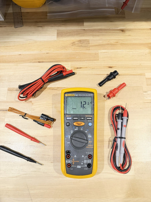 FLUKE 1587 DIGITAL INSULATION TESTER KIT W ACCESSORIES & LEADS - SHIPS FAST