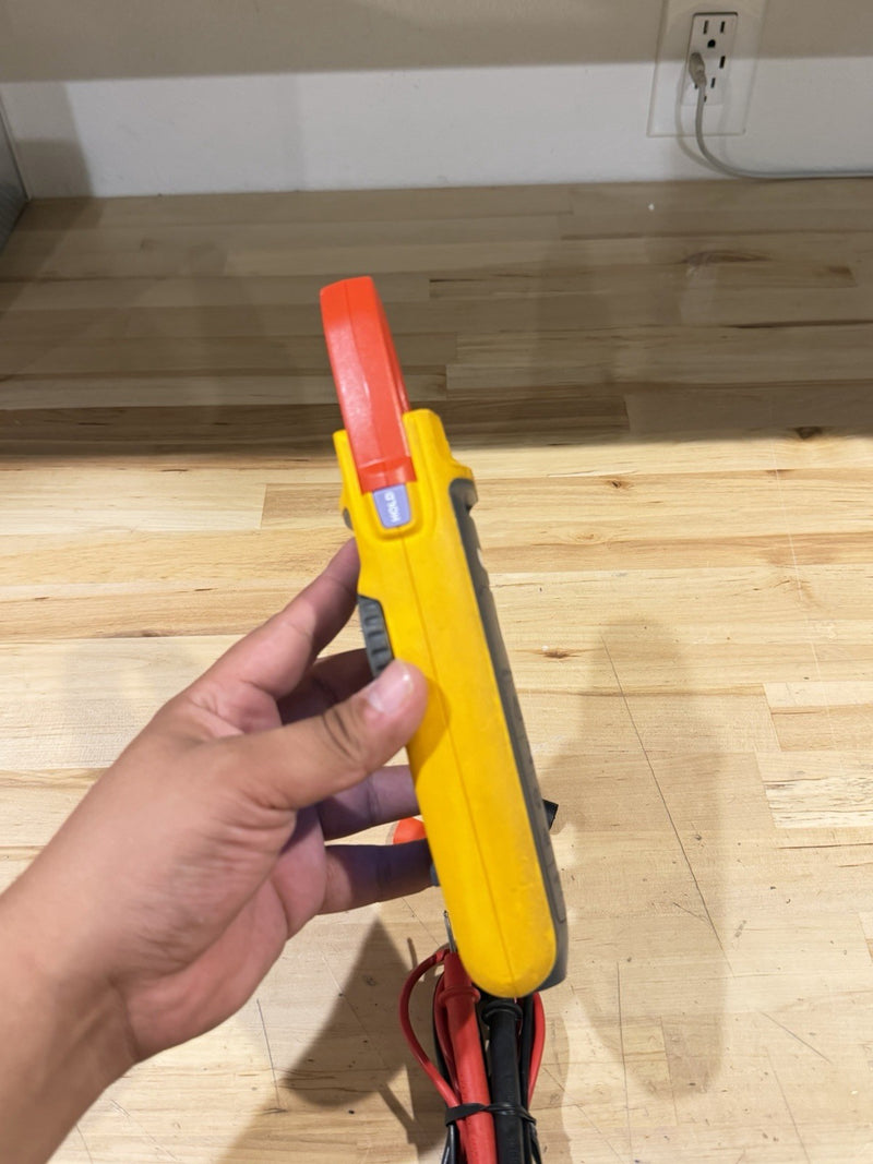 FLUKE 902 FC HVAC CLAMP METER TRUE RMS W / LEADS & CLIPS - SHIPS FAST