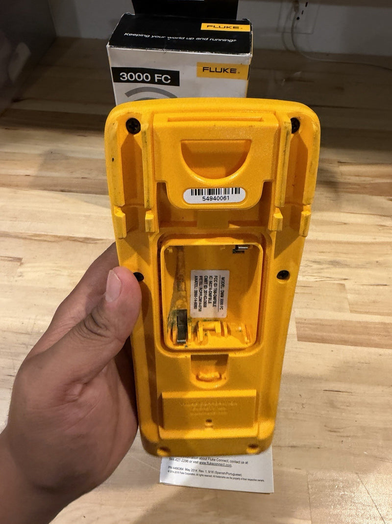 FLUKE 3000 FC WIRELESS DIGITAL MULTIMETER FOR PARTS