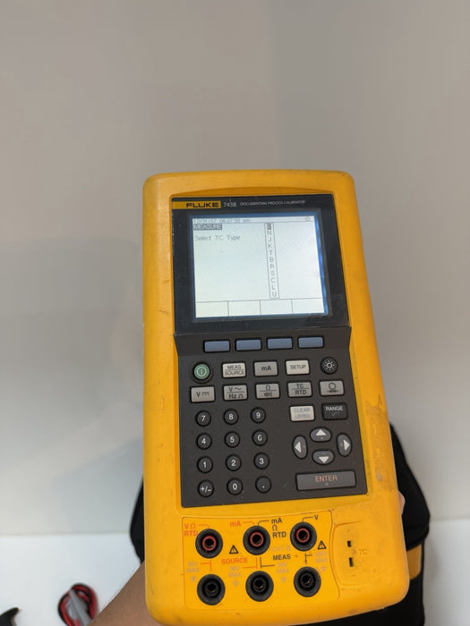 FLUKE 743B DOCUMENTING PROCESS CALIBRATOR W/ LEADS & ACCESSORIES (FREE SHIPPING)