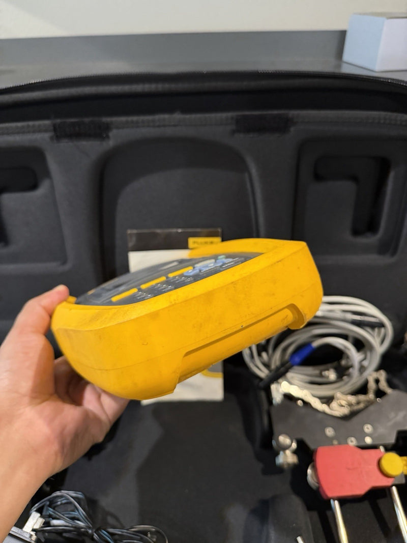 FLUKE 830 LASER ALIGNMENT TOOL WITH ACCESSORIES TESTED