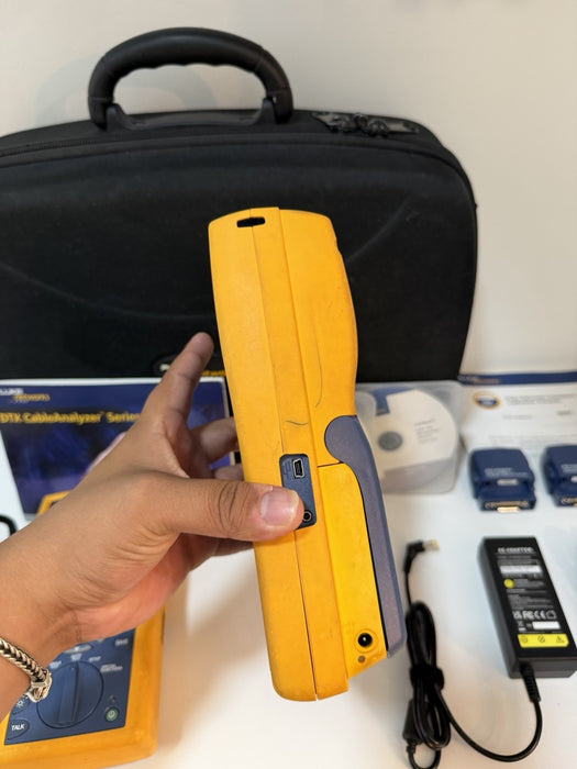 FLUKE NETWORKS DTX-1800 DTX CABLE ANALYZER KIT & PLA002 TESTED