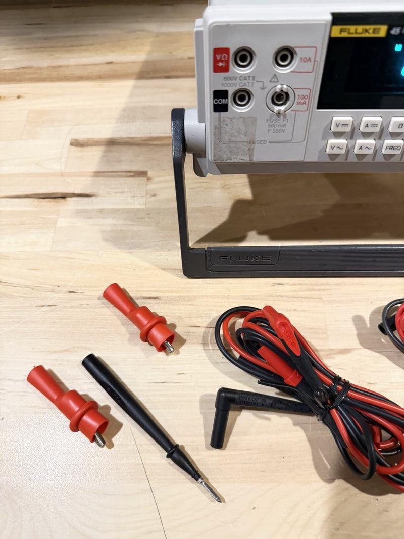 FLUKE 45 DUAL DISPLAY MULTIMETER WITH LEADS & CLIPS TESTED