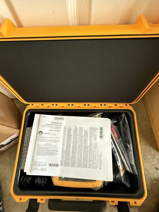 FLUKE 190-504-III-S 500 MHZ 4-CH 5GS/S COLOR SCOPEMETER NEW