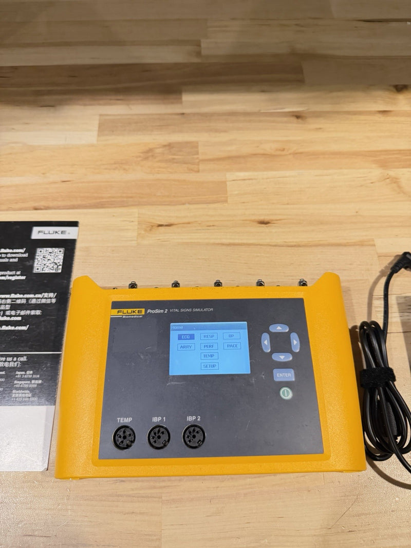 FLUKE BIOMEDICAL PROSIM 2 VITAL SIGNS SIMULATOR WITH CHARGER TESTED