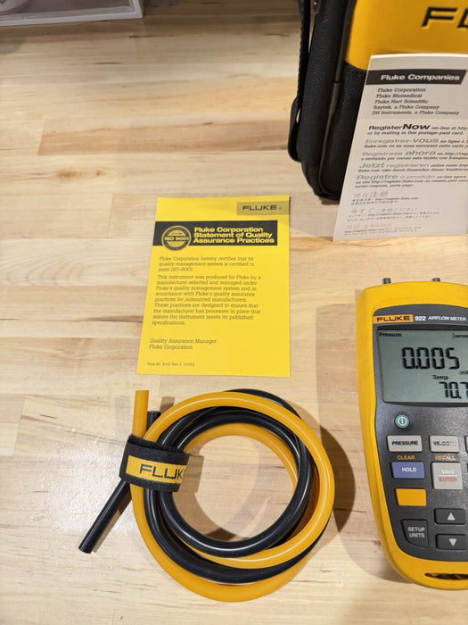 FLUKE 922 AIRFLOW METER W / ACCESSORIES- SHIPS FAST