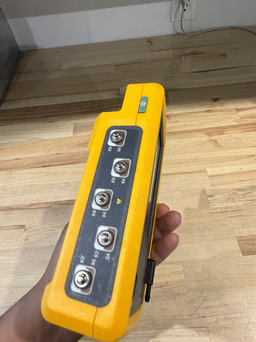 FLUKE PROSIM 4 VITAL SIGNS SIMULATOR (NO BATTERY) READ DESCRIPTION / FOR PARTS
