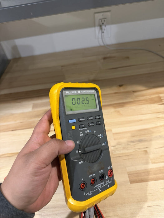 FLUKE 87 TRUE RMS MULTIMETER W/LEADS & CLIPS - SHIPS FAST