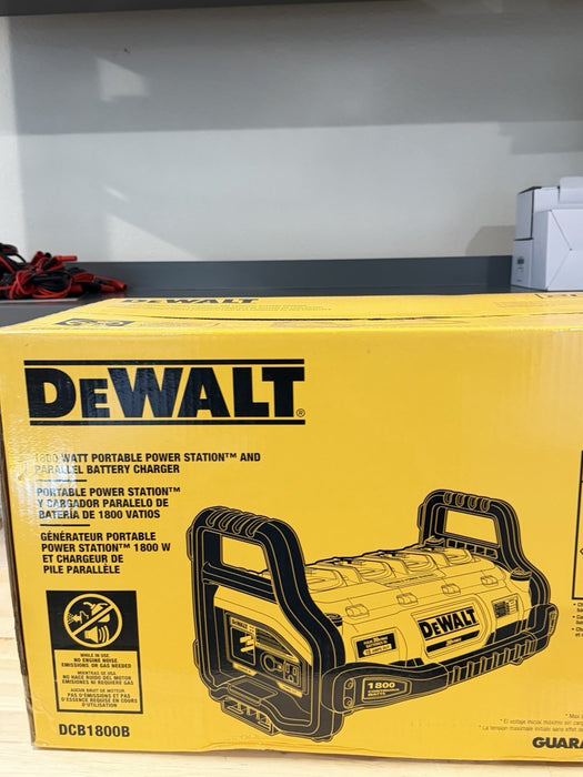 DEWALT DCB1800B 20V 1800 WATT PORTABLE POWER STATION & PARALLEL BATTERY CHARGER