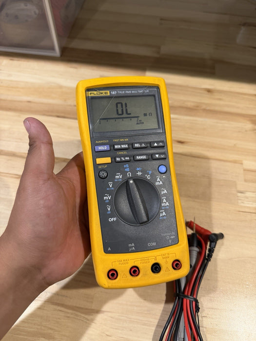 FLUKE 187 TRUE RMS MULTIMETER WITH LEADS TESTED