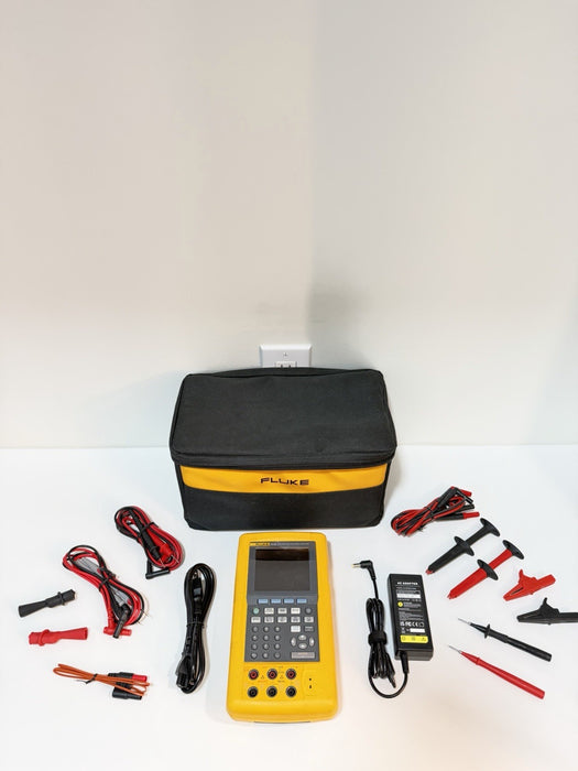 FLUKE 741B DOCUMENTING PRCESS CALIBRATOR WITH LEADS & CHARGER TESTED