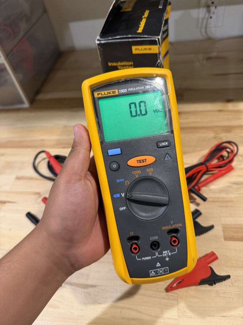 FLUKE 1503 INSULATION TESTER WITH ACCESSORIES