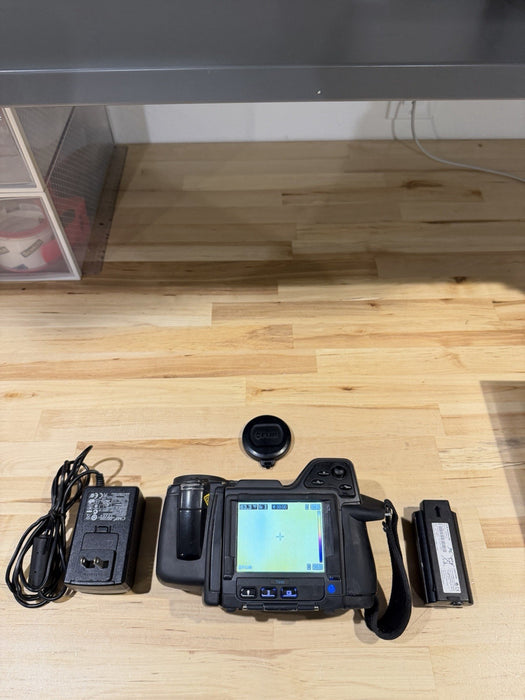 FLIR T440 THERMAL IMAGING CAMERA W/ CHARGER & BATTERY (TESTED) FREE SHIPPING