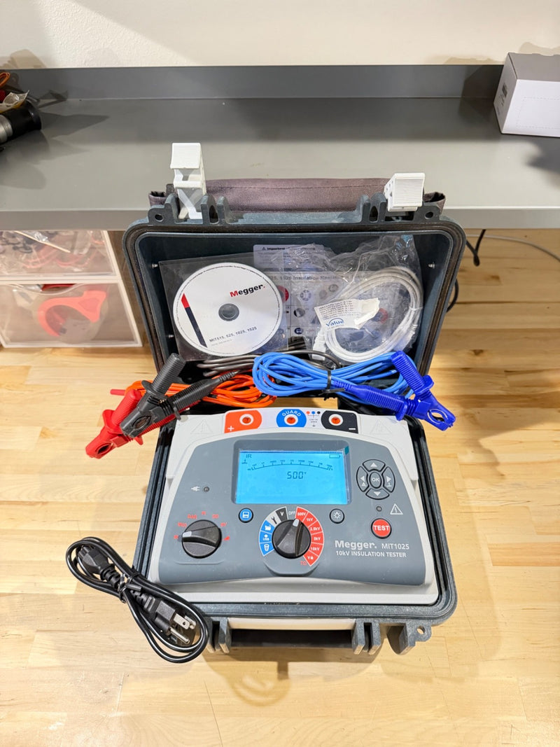 MEGGER MIT1025 10KV INSULATION TESTER WITH CHARGER & LEADS