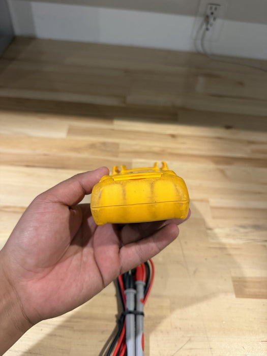 FLUKE 179 MULTIMETER WITH LEADS & CLIPS