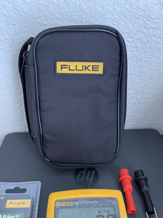 FLUKE 789 PROCESS METER WITH LEADS AND CASE