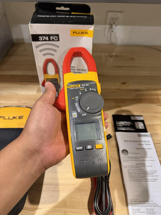 FLUKE 374 FC TRMS CLAMP METER WITH LEADS & CLIPS TESTED