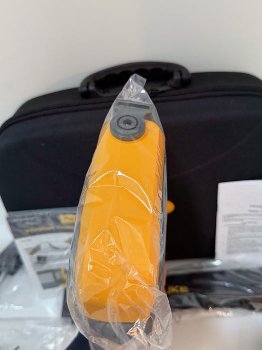FLUKE 810 VIBRATION TESTER KIT & ACCESSORIES (NEW SEALED) FREE SHIPPING