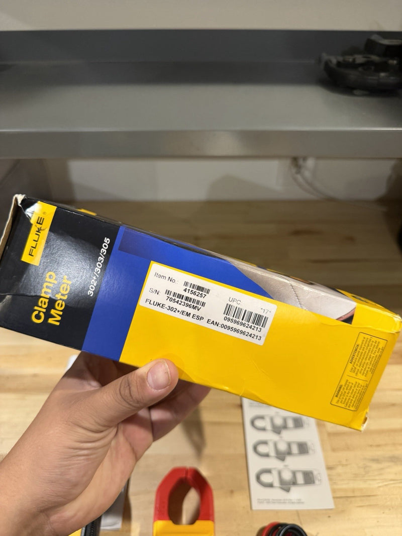 FLUKE 302+ CLAMP METER (NEW SEALED) SHIPS FAST