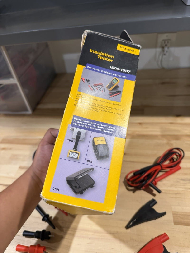 FLUKE 1503 INSULATION TESTER WITH ACCESSORIES