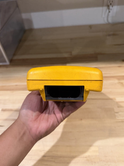 FLUKE 744 DOCUMENTING PRCESS CALIBRATOR (PARTS ONLY) FOR PARTS - DOESN’T WORK