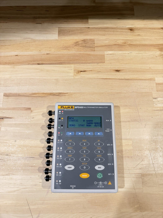 FLUKE MPS450 MULTIPARAMETER SIMULATOR WITH CASE & CHARGER MISSING COVER TESTED