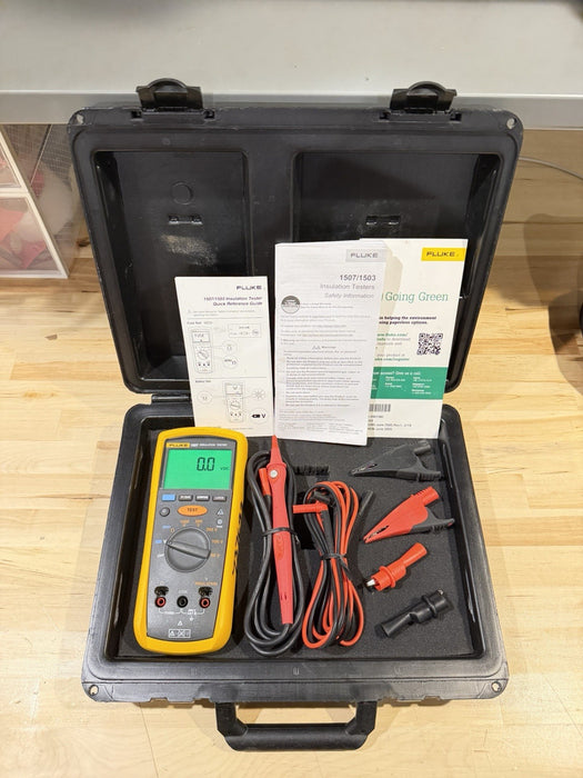 FLUKE 1507 INSULATION MULTIMETER W/ LEADS & CLIPS