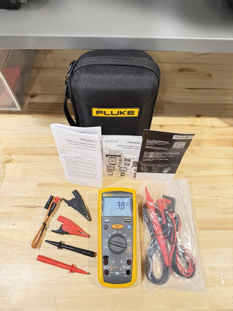 FLUKE 1577 INSULATION MULTIMETER W/ LEADS & CASE TESTED SHIPS FAST NEW