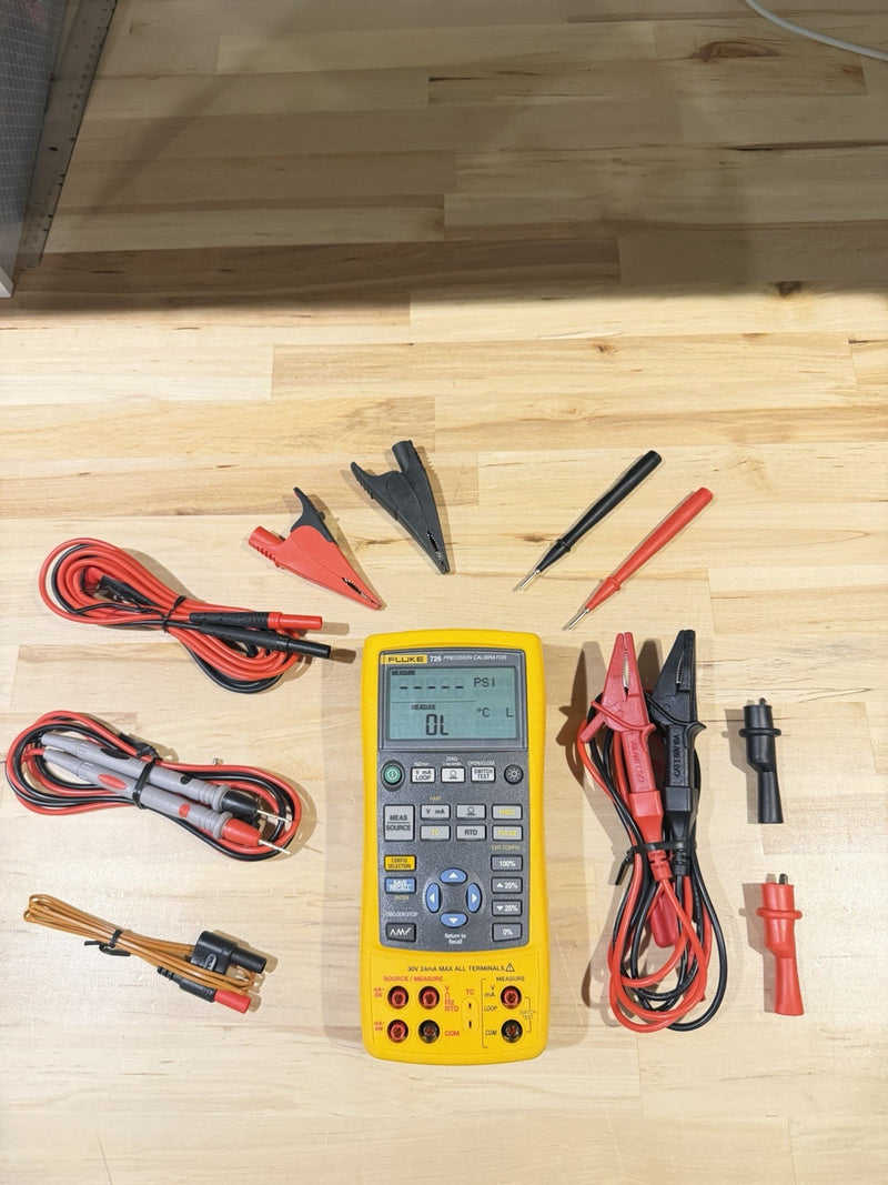 FLUKE 726 PRECISION CALIBRATOR WITH LEADS & ACCESSORIES TESTED