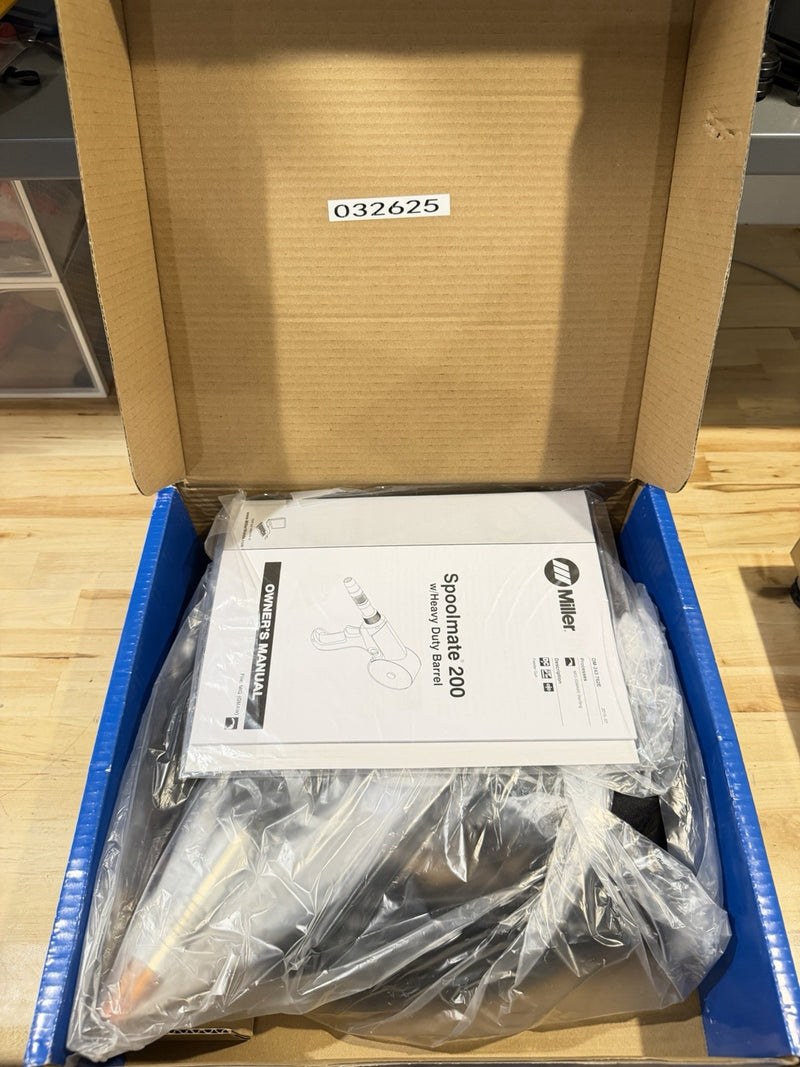 MILLER SPOOLMATE 200 SPOOLGUN 20FT 300497 (NEW FACTORY SEALED)