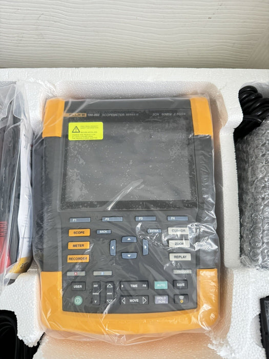 FLUKE 190-062-III COLOR SCOPE METER 60MHZ 2 CHANNEL NEW