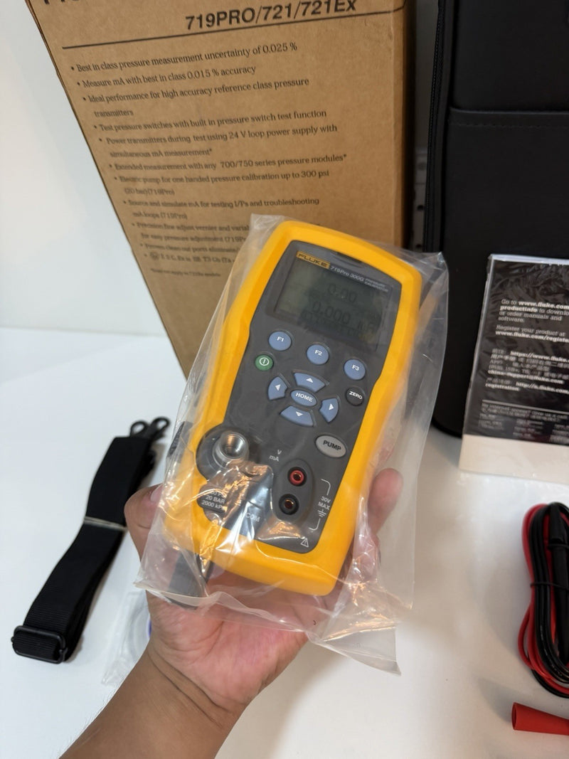 FLUKE 719 PRO 300G ELECTRIC PRESSURE CALIBRATOR