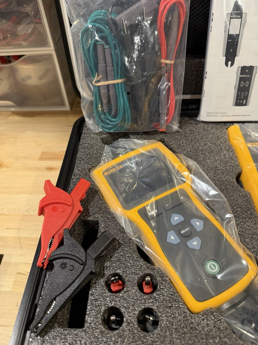 FLUKE 2062 ADVANCED PRO WIRE TRACER KIT