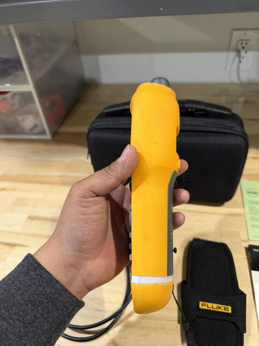 FLUKE 805 FC VIBRATION METER WITH ACCESSORIES