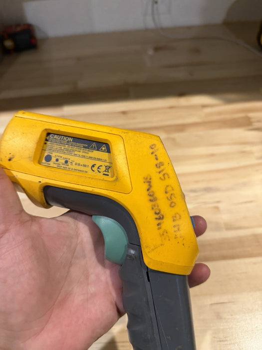 FLUKE 568 IR THERMOMETER WITH PROBE TESTED