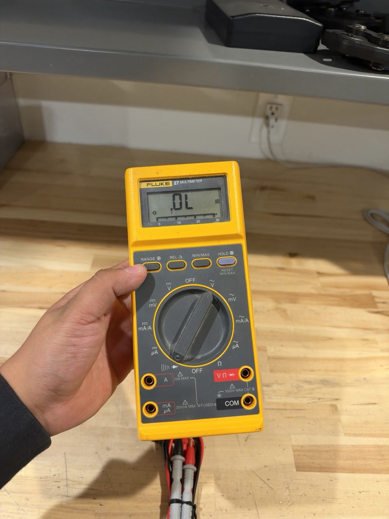 FLUKE 27 MULTIMETER W/ LEADS & CLIPS (TESTED) SHIPS FAST