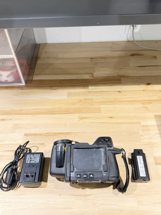 FLIR T440 THERMAL IMAGING CAMERA W/ CHARGER & BATTERY (TESTED) FREE SHIPPING