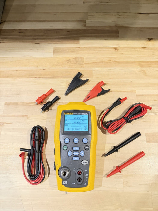FLUKE 719 PRO 300G ELECTRIC PRESSURE CALIBRATOR W/ ACCESSORIES (SHIPS FREE)