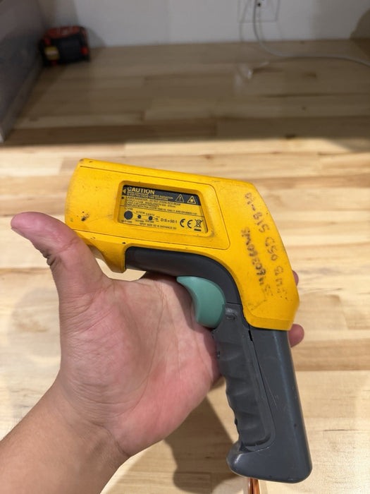 FLUKE 568 IR THERMOMETER WITH PROBE TESTED